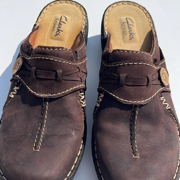Clarks-8.5-Artisan brown leather slip on clogs mules button detail on the front. - Picture 8 of 8